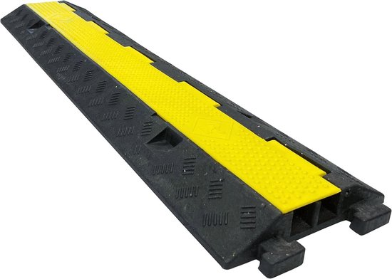 Zwarte kabelgoot met geel deksel met diamantprofiel en 2 kanalen. Schuin perspectief.