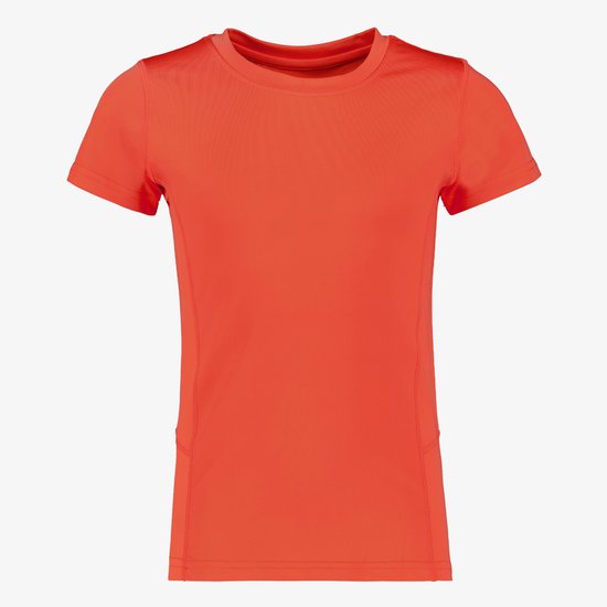 Oranje sport T-shirt met korte mouwen, ronde hals en naden aan de zijkant.