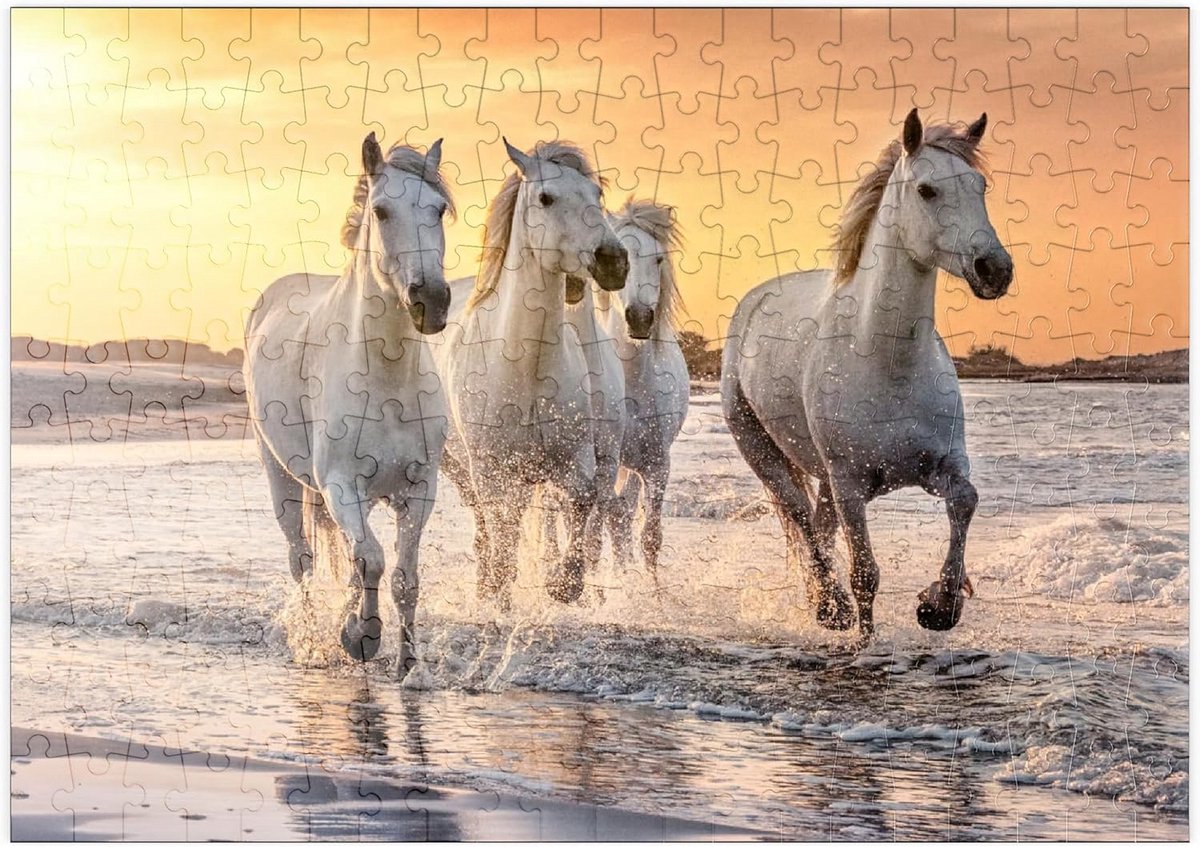 Puzzel 200 Stukjes: Witte Paarden Galopperen Op Het Strand in Frankrijk - Premium Legpuzzel