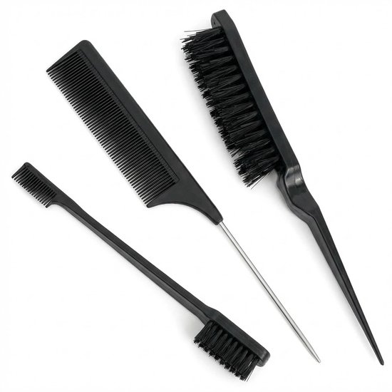 Drie zwarte plastic haarstyling tools: een puntkam, een kam met puntstaart en een borstel met puntstaart.