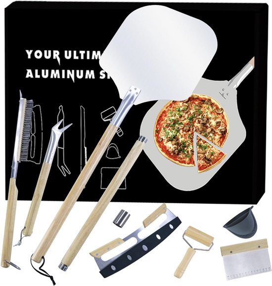 Een verzameling pizzigereedschap met lange houten handvatten, waaronder een pizzarodder, ovenborstel, pizzakrasser, deegroller en pizza snijder.