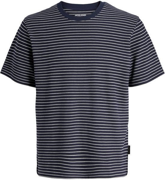 Photo produit blanche d'un t-shirt bleu marine à rayures courtes et du logo 'JACK & JONES'.