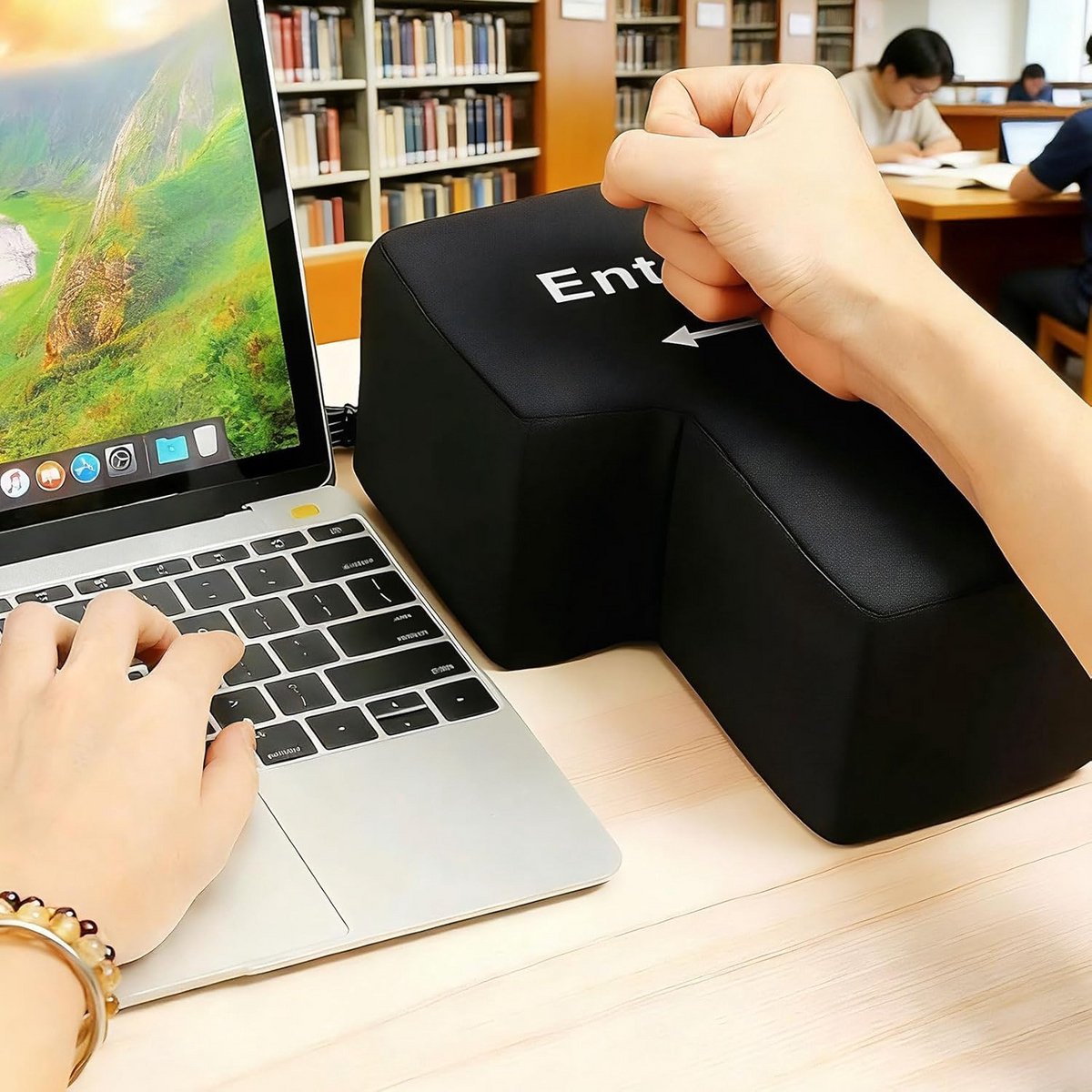 Groot USB Enter Kussen voor Bureau en Gaming - Anti-stress en Ergonomisch Slag