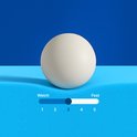Forme abstraite blanche sur fond bleu, avec un affichage de l'échelle de fermeté, de doux à ferme.