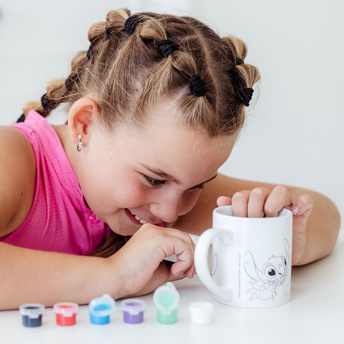 Disney Stitch knutsel koffertje armbandjes maken en mok beschilderen - Totum cadeautip knutselen vanaf 4 jaar - creatief speelgoed jongens en meisjes vanaf 4 jaar — afbeelding 5