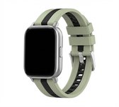 Lichtgroen en zwart gestreept smartwatchbandje met een zilverkleurige gesp.