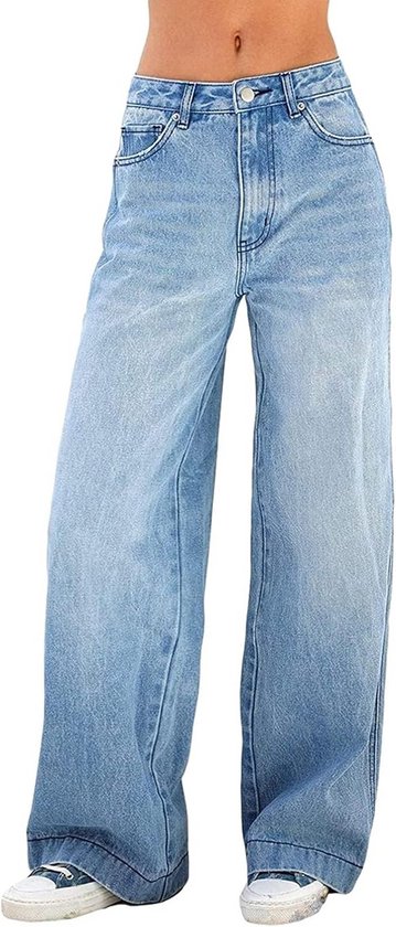 Jean bleu clair, coupe large à jambe droite et taille haute, vu de face.