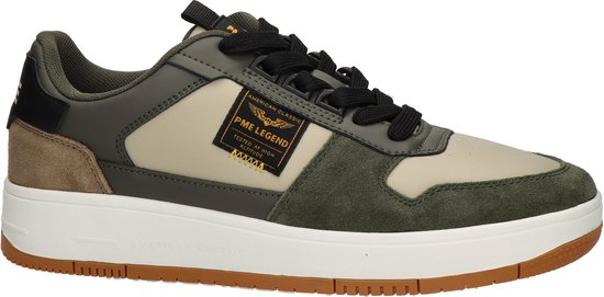 Legergroene sneaker met beige en bruine details, zwarte veters, bruine suède hiel en "AMERICAN CLASSIC" op de zool.