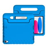 Twee blauwe kinder-tablet hoezen met handvatten, met uitsparingen voor camera en knoppen.