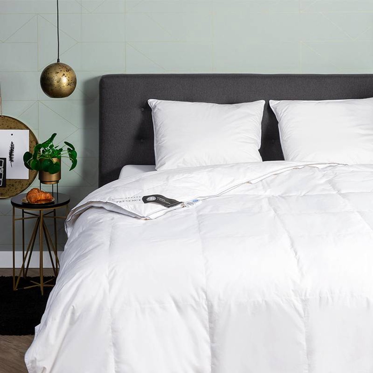 Dekbed-Discounter - Presence Dekbed 200 x 220 cm - 60% Dons - 4-seizoenendekbed - Wasbaar op 40 graden - Anti-allergisch en huisstofmijtwerend - Wit