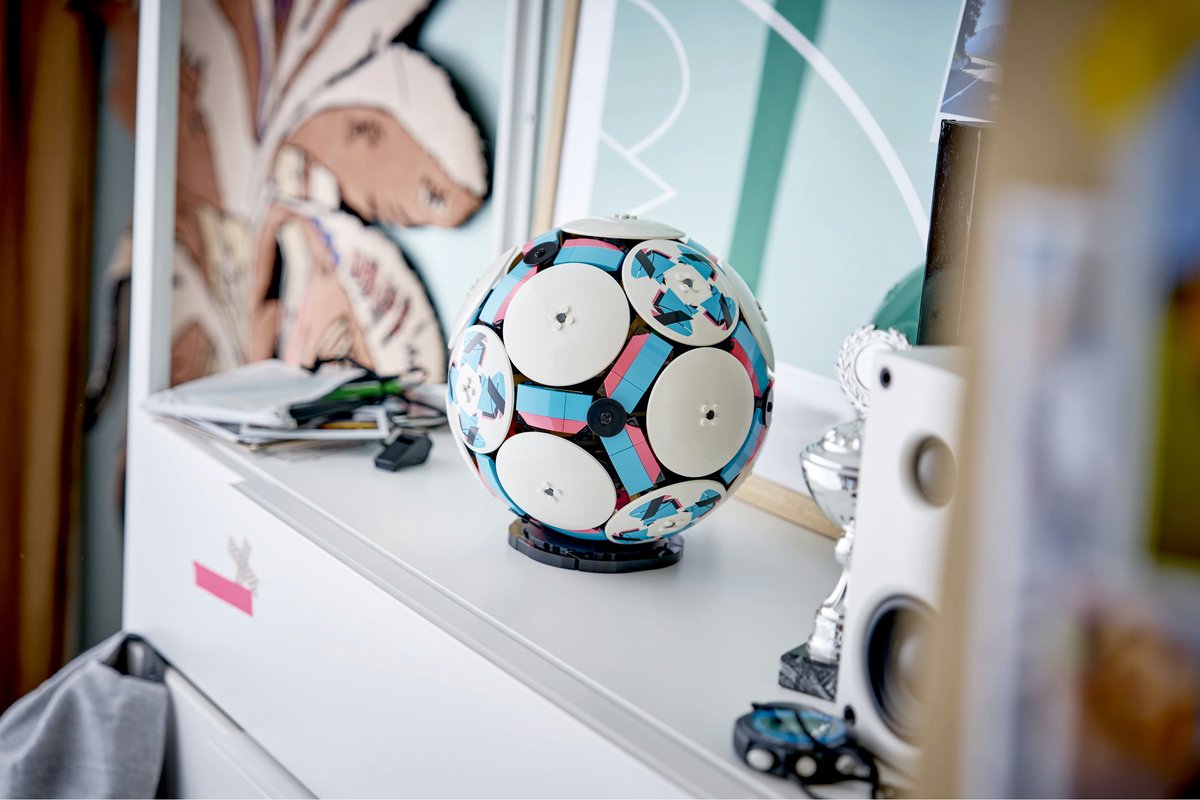 LEGO Editions Voetbal - 3D-display bouwpakket met mini-stadion - Verjaardagscadeau voor jongens, meisjes en voetbalfans vanaf 10 jaar - 43019 — afbeelding 12