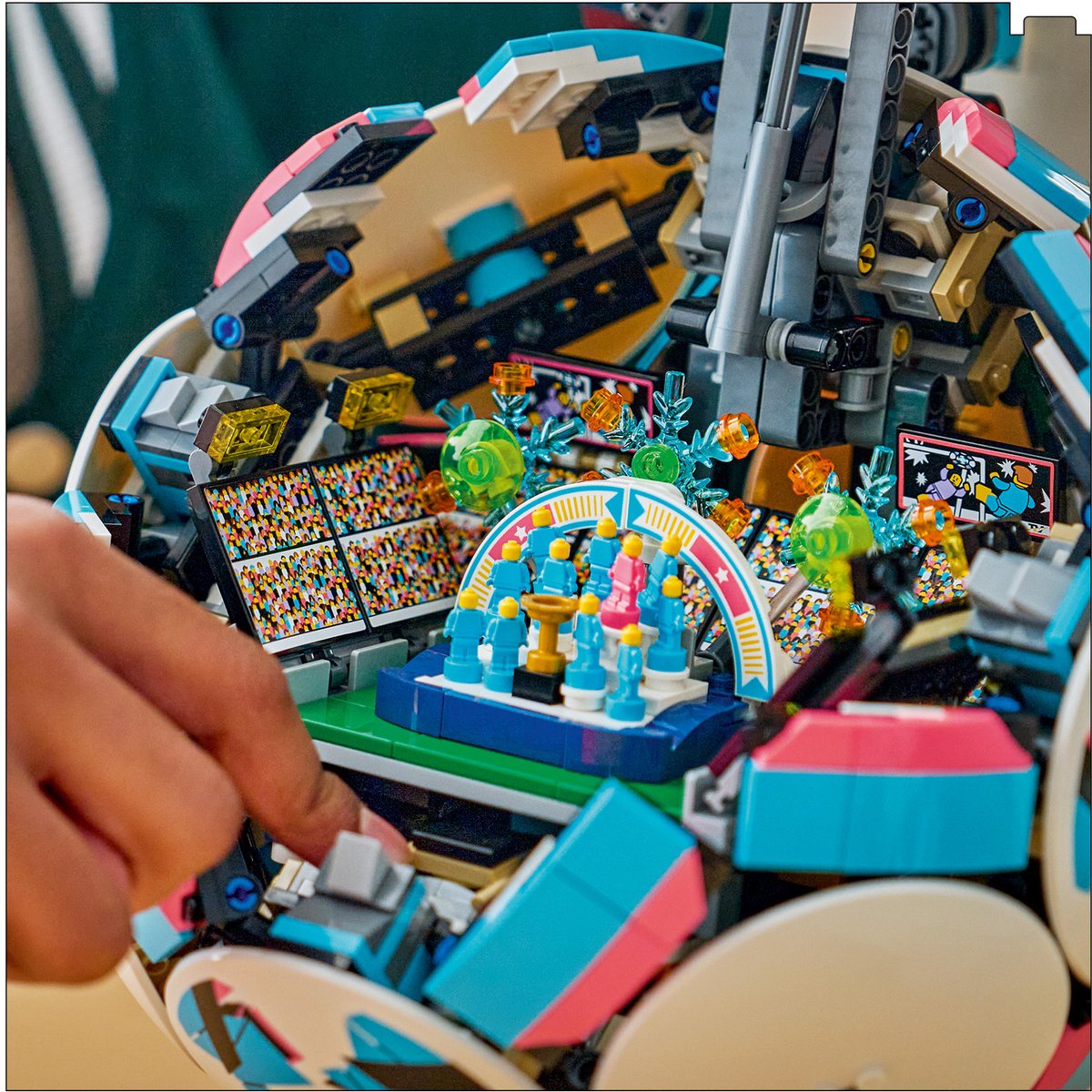 LEGO Editions Voetbal - 3D-display bouwpakket met mini-stadion - Verjaardagscadeau voor jongens, meisjes en voetbalfans vanaf 10 jaar - 43019 — afbeelding 10