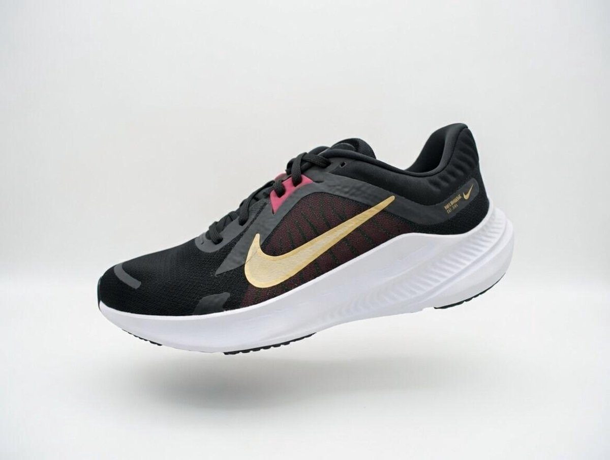 Nike Quest 5 Hardloopschoenen – /Dark Smoke /Fireberry/Metallic Quest Hardlopen Dames Hardloopschoenen Zwart