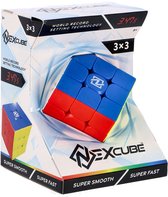 Verpakking van de Nexcube met een 3x3 kubus. "WORLD RECORD SETTING TECHNOLOGY" en "SUPER SMOOTH SUPER FAST" staan op de verpakking.