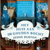 Boekcover met de titel 'Het Huis aan de Gouden Bocht' van Jessie Burton. Een poppenhuis interieur met twee historische figuren en een hond.