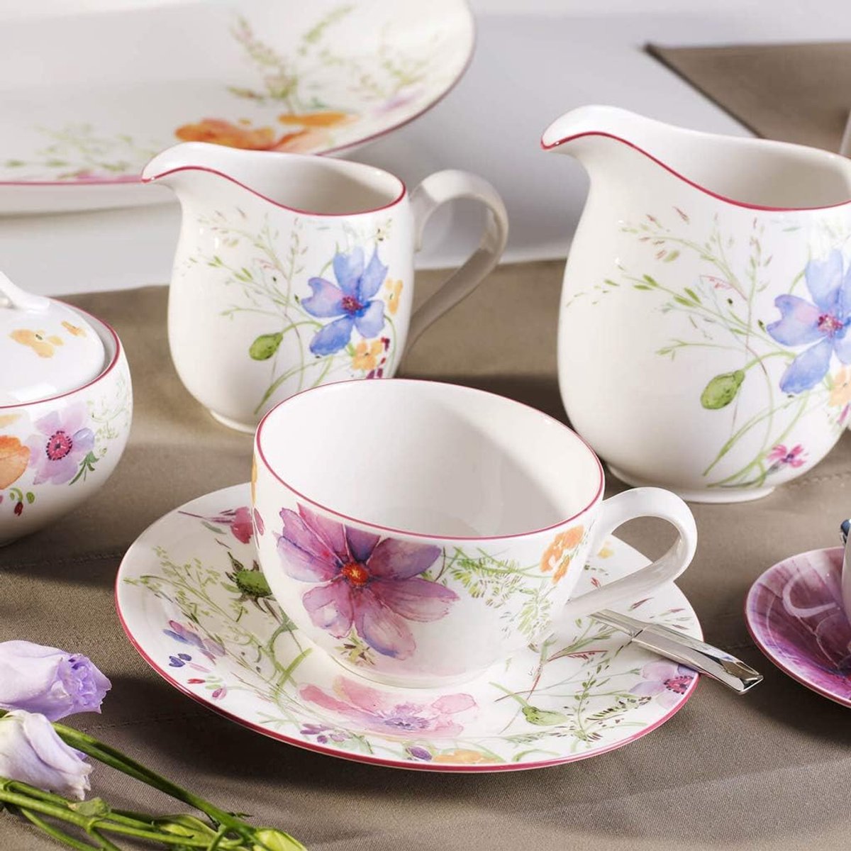 Moderne Mocha/Espresso Cup met Bloemenmotief in Premium Porselein