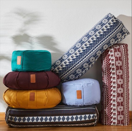 #DoYourYoga - Hoekig Yoga bolster - »Paravati« - Meditatiekussen met bio-organische boekweit schalen vulling - L67 cm & diam.13 cm - curry geel van #DoYourYoga — afbeelding 3