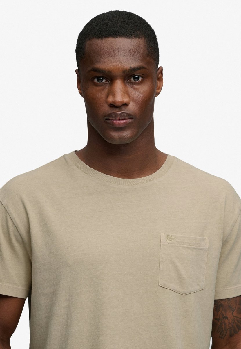 Superdry Classic Cotton Linen Pocket T-shirt Relaxed Pasvorm Heren T-shirts Creme