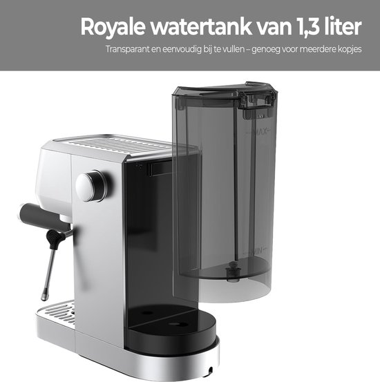 Zilverkleurige espressomachine met transparante watertank van 1,3 liter.
