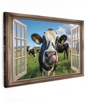 Tuinschilderij voor buiten 60x40 cm - Tuindecoratie Doorkijk - Koe - Weiland - Dieren - Natuur - Tuinposter op canvas - Tuin muurdecoratie - Buitenschilderij decoratie - Schutting wanddecoratie - Buitencanvas