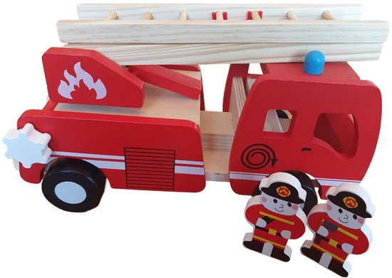 Houten brandweerauto met ladder en twee losse brandweermannen. Met opwindwiel.