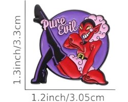 Pure Evil Pin – Kinky Pin – Funny Pin met Cartoonstijl (3,3 x 3 cm)