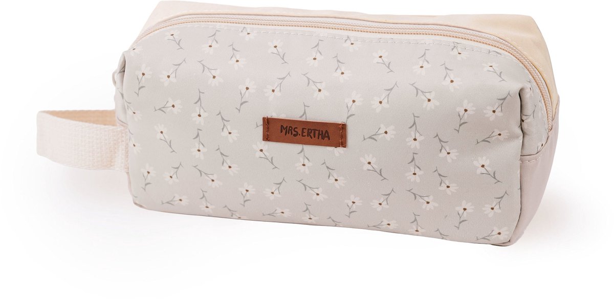 Mrs Ertha Etui/Pennenzak - Little Daisys
