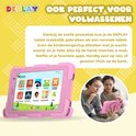Roze DEPLAY kindertablet naast twee vrouwen, die het apparaat gebruiken.