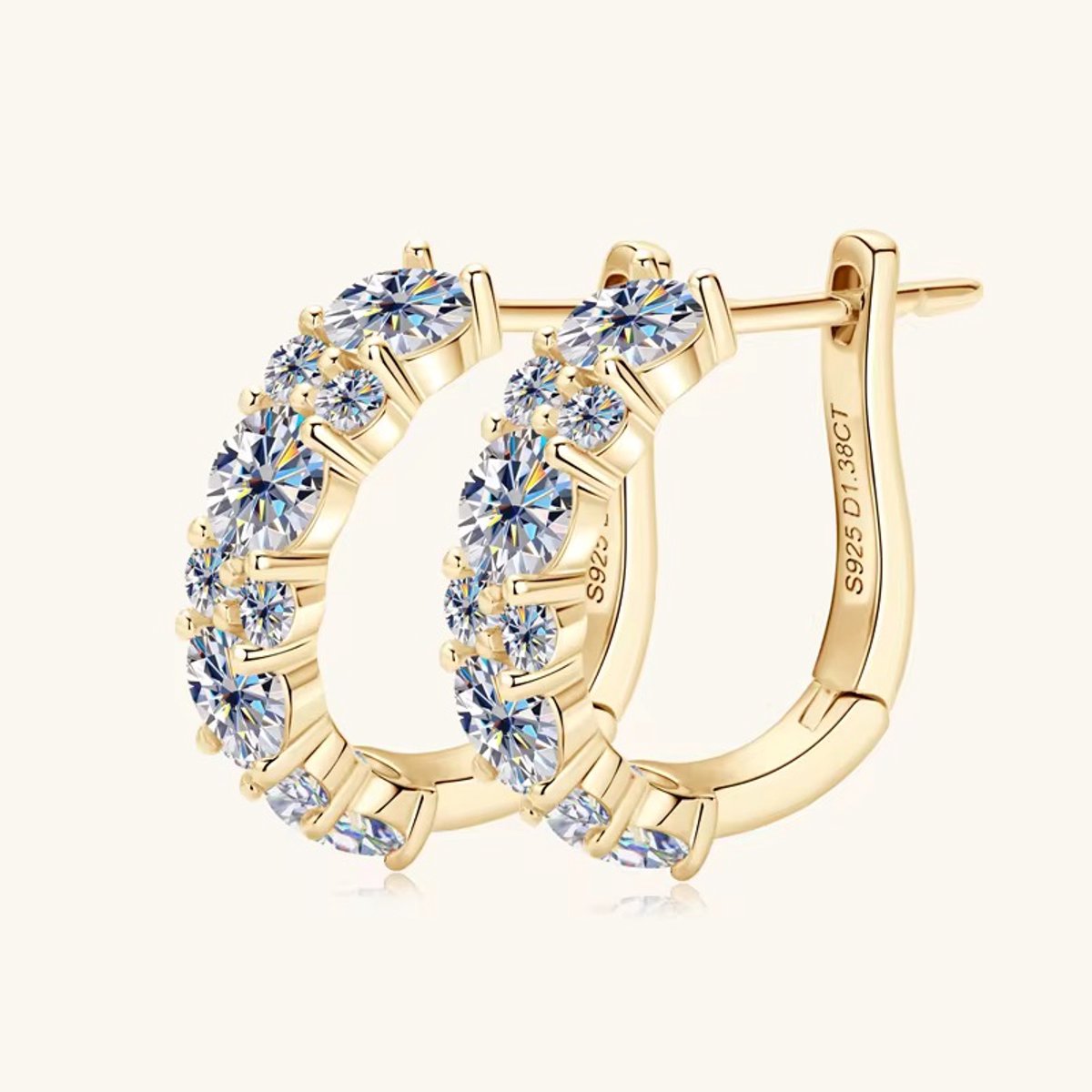 Selevie Oorringen goudkleurig met volledige Moissanite 2.8ct bezetting - Diamond look hoops - Oorbellen met Moissanite