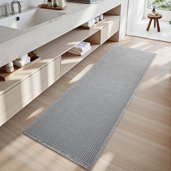 HOMESCAPES Super absorberende zachte Ikat witte badmat met pluche geometrisch patroon en antislip latex achterkant, 50 x 80 cm grote douchemat