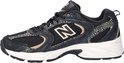 Zwarte New Balance U530 sneaker, luipaardprint overlay, beige accenten.