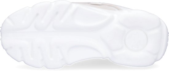 Onderkant van een witte Buffalo sneaker met een dik profiel en Buffalo-logo.