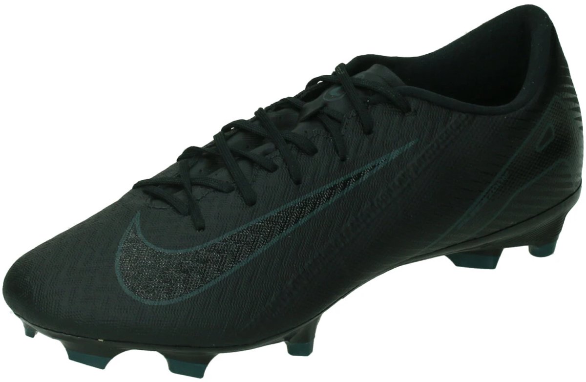 Nike Zoom Vapor 16 Academy FG/MG voetbalschoenen in zwart, ontworpen voor snelheid op grasvelden met Zoom Air technologie.