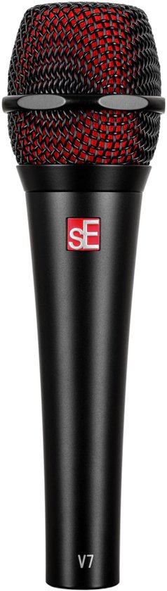Zwarte microfoon met rode binnenkant en 'SE V7' logo.