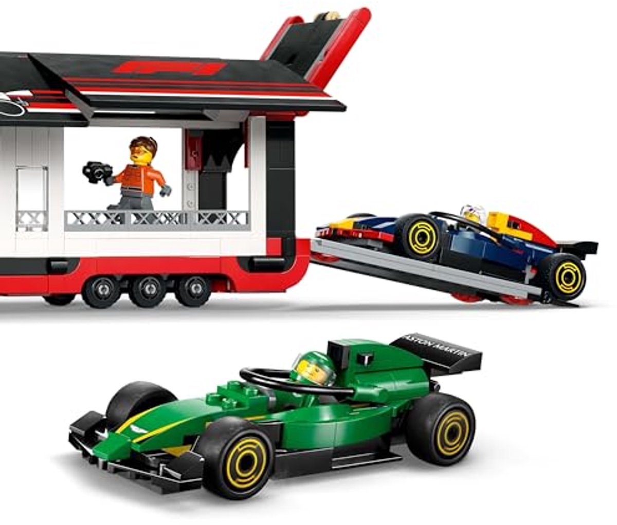 LEGO City F1 truck met RB20 en AMR24 F1® auto's speelset - 60445 — afbeelding 12