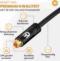 Detail van een optische kabel met 24K gouden connector, stevige aluminium behuizing en hoogwaardig PVC.