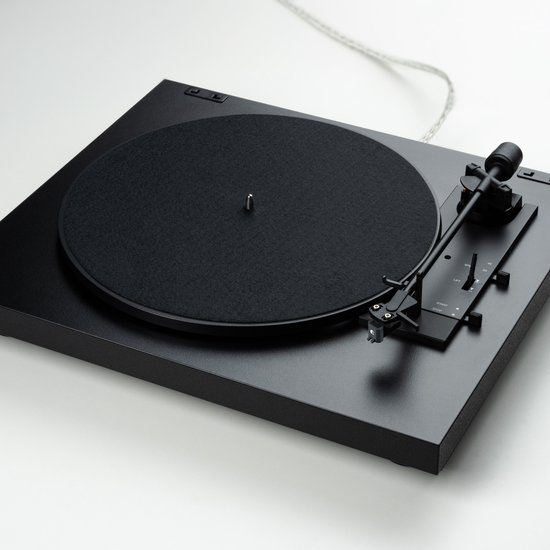 Pro-Ject A1.2 Volautomatische Platenspeler - Plug & Play - Ingebouwde phono-voorversterker - Aluminium draaiplateau - Zwart — afbeelding 2