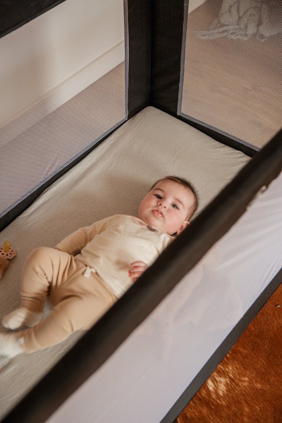 MamaLoes Campingbedje - Zwart - 120x60 cm - Inklapbaar Reisbedje - Met Draagtas en Bodemmatrasje