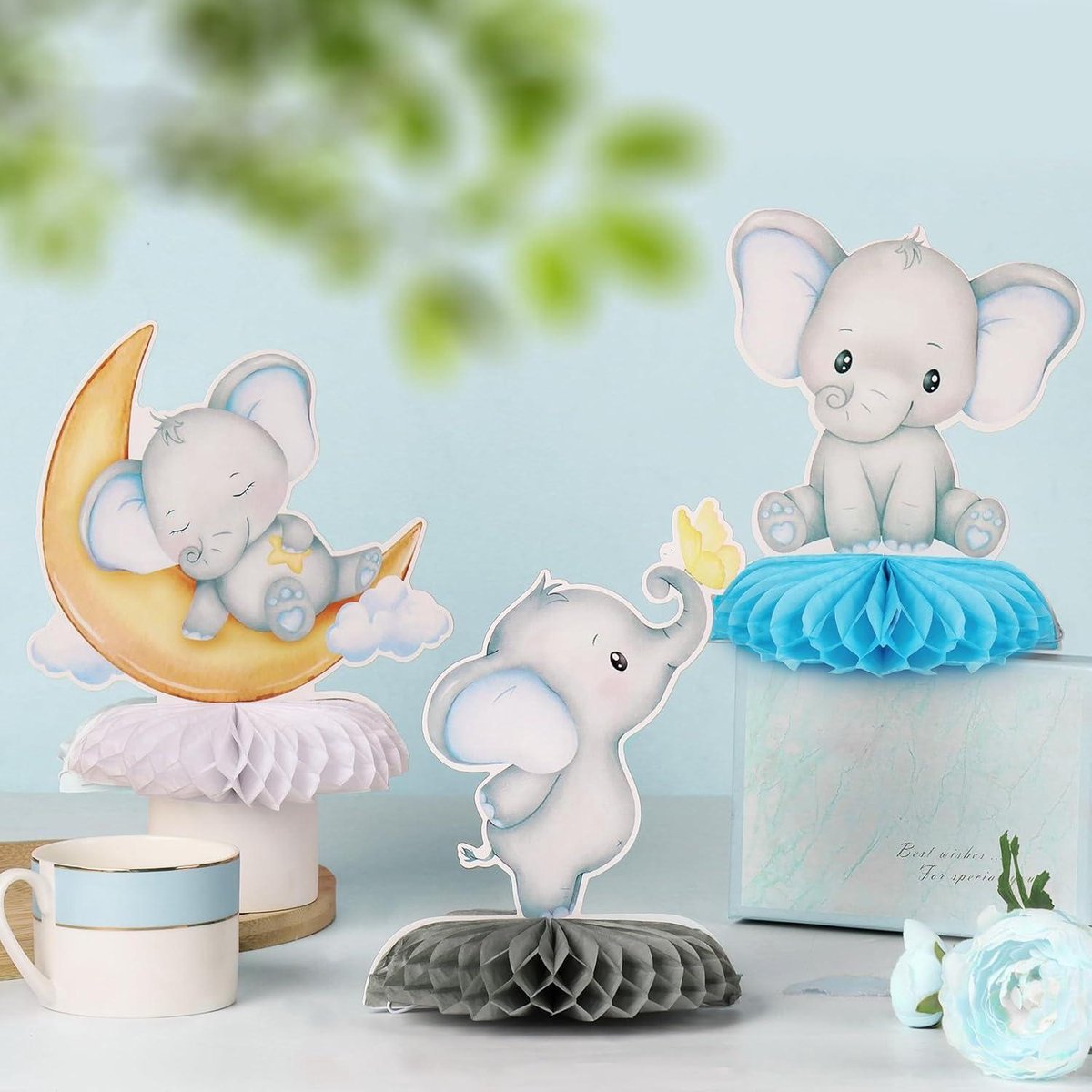 Schattige Baby Blauwe Olifant Slaapt in De Wolk Vector Illustratie