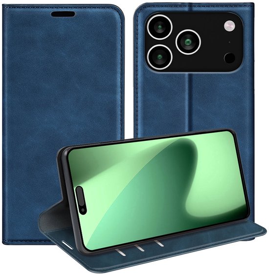 Blauw telefoonhoesje, gesloten, staand en met kaarten en geld.