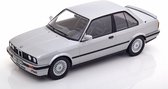 De 1:18 Diecast modelauto van de BMW 3251 E30 M-Pakket 1 van 1987 in Silver. De fabrikant van het schaalmodel is KK Scale.Dit model is alleen online beschikbaar.