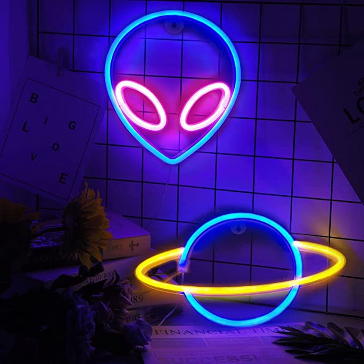 Jupiter & Alien Neon Verlichting - Fenom Lights ® - Neon Lampen - Black Friday 2022 - Sinterklaas Cadeautje - Sfeer Decoratie - 2 Stuks