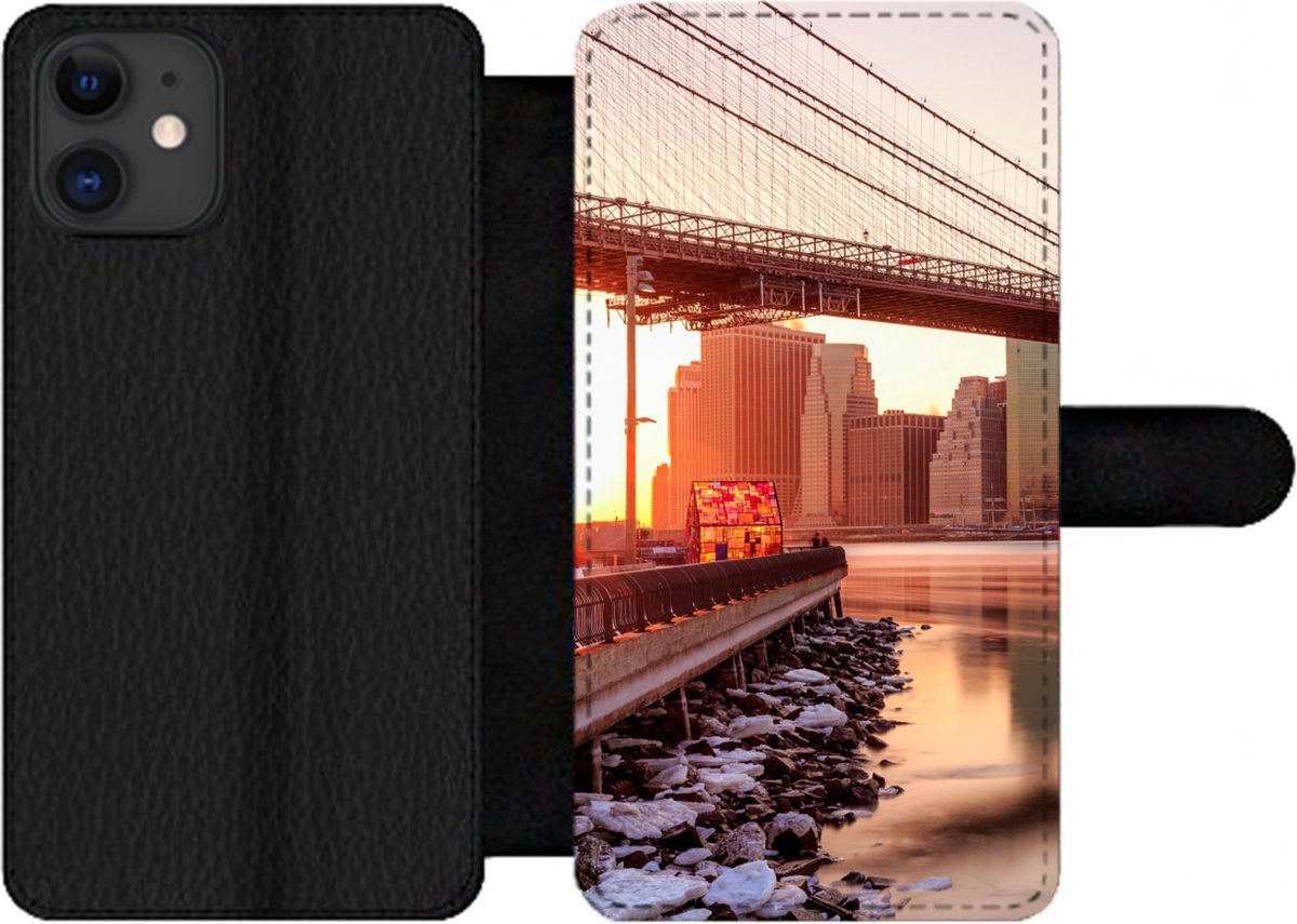 Telefoonhoesje Geschikt voor iPhone 11 telefoonhoesje - New York - Brooklyn - Bridge - Met vakjes - Wallet case met magneetsluiting