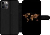 Bookcase Geschikt voor iPhone 11 Pro Max telefoonhoesje - Wereldkaart - Doek - Kaart - Met vakjes - Wallet case met magneetsluiting