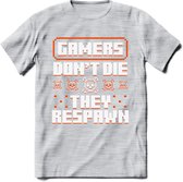 Gamers don't die pixel T-shirt | Oranje | Gaming kleding | Grappig game verjaardag cadeau shirt Heren – Dames – Unisex | - Licht Grijs - Gemaleerd - XL