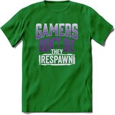 Gamers don't die T-shirt | Paars | Gaming kleding | Grappig game verjaardag cadeau shirt Heren – Dames – Unisex | - Donker Groen - 3XL