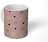 Mok - Hartjes - Valentijn cadeautje voor haar - Cupido - Design - Mokken - 350 ML - Beker - Uitdeelcadeautjes