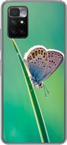 Geschikt voor Xiaomi Redmi 10 hoesje - Vlinder - Gras - Licht - Siliconen Telefoonhoesje