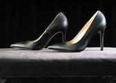 The black, vegan en handgemaakte pumps met 10 cm hak, PETA-approved en handgemaakt in Italië