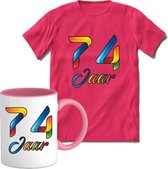 74 Jaar Vrolijke Verjaadag T-shirt met mok giftset Roze | Verjaardag cadeau pakket set | Grappig feest shirt Heren – Dames – Unisex kleding | Koffie en thee mok | Maat XL